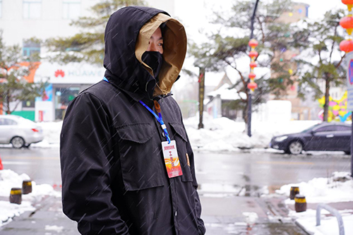 春雪中的守望者：疫情不除，我們不散